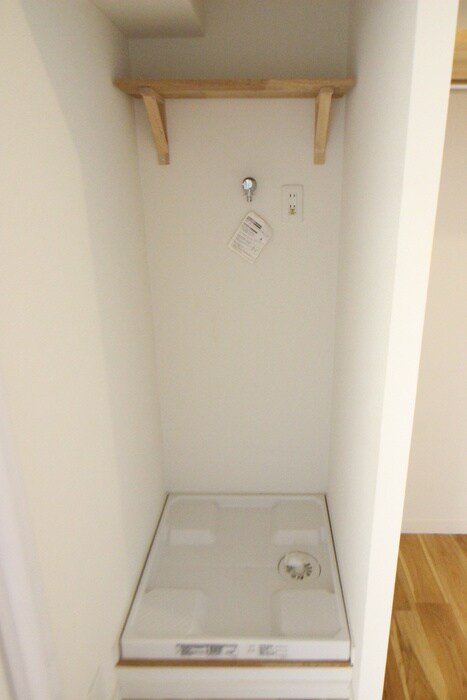 物件内観写真13　(洗濯機置場)