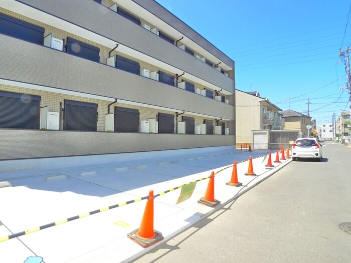 物件外観写真3　(駐車場)