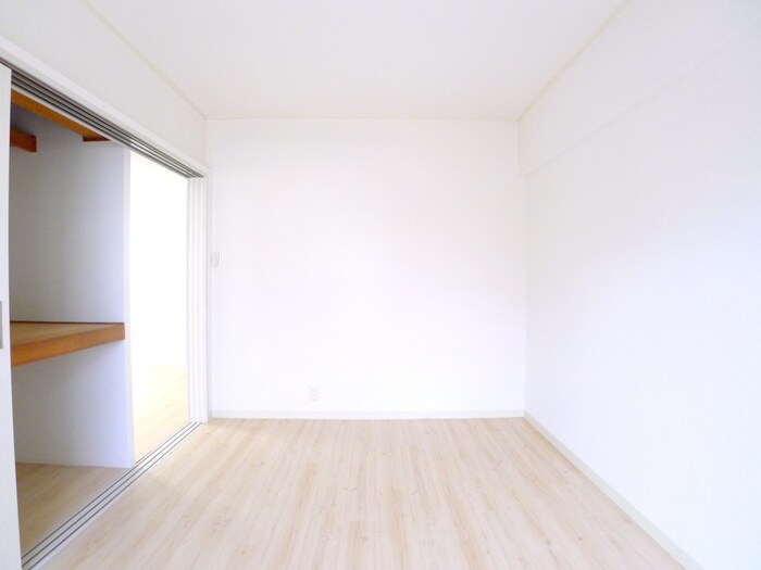 物件内観写真8　(居室)