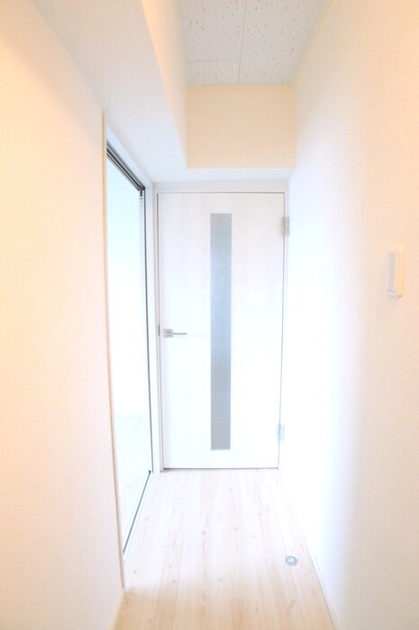 物件内観写真10　(玄関)