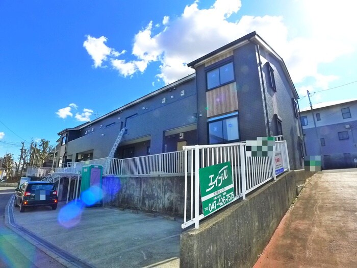 物件外観写真2　(駐車場)