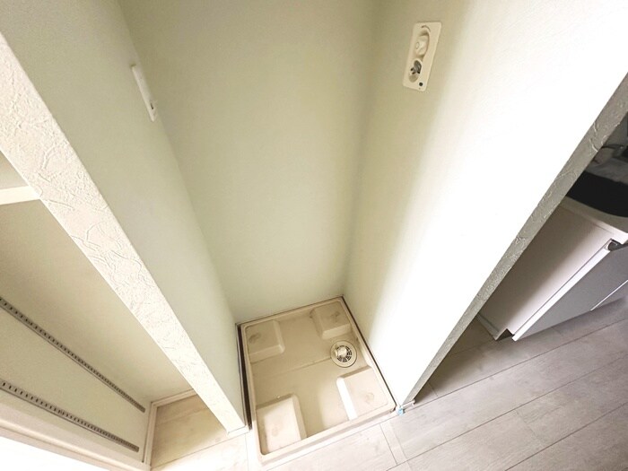 物件内観写真13　(洗濯機置場)