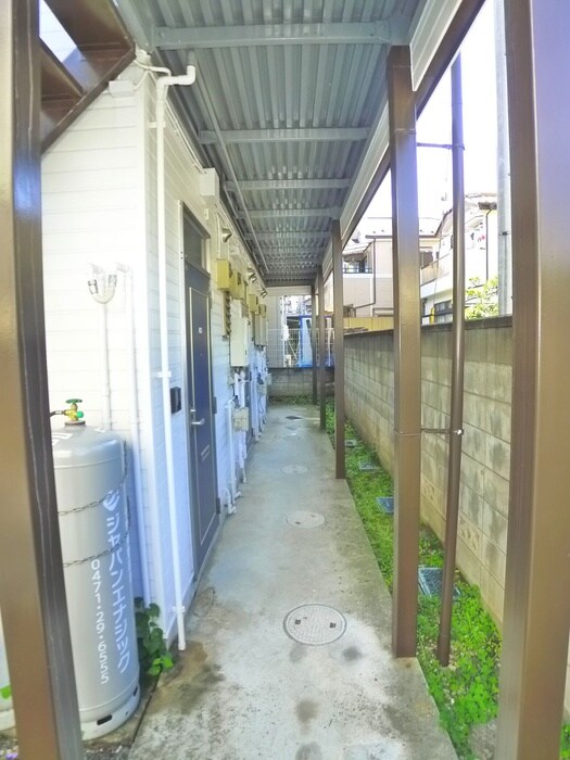 物件外観写真2　(エントランス部分)