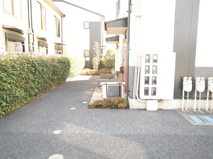 物件外観写真6　(エントランス部分)