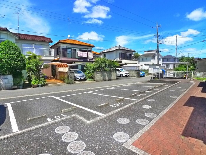 物件外観写真4　(駐車場)