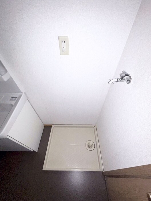 物件内観写真12　(洗濯機置場)