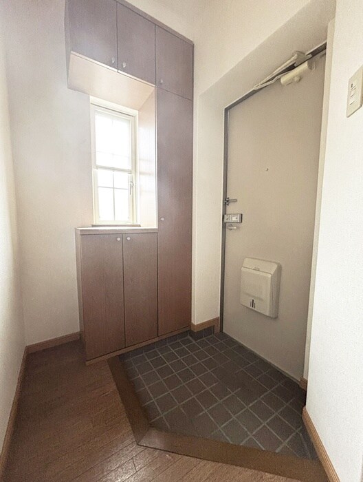 物件内観写真17　(玄関)