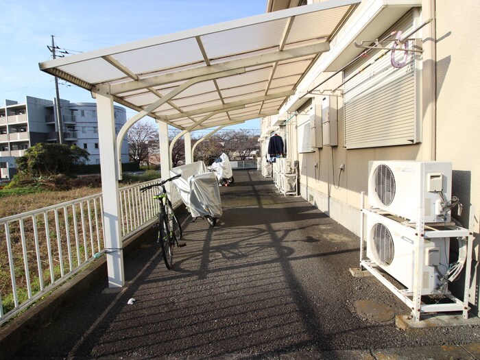 物件外観写真5　(駐輪場)