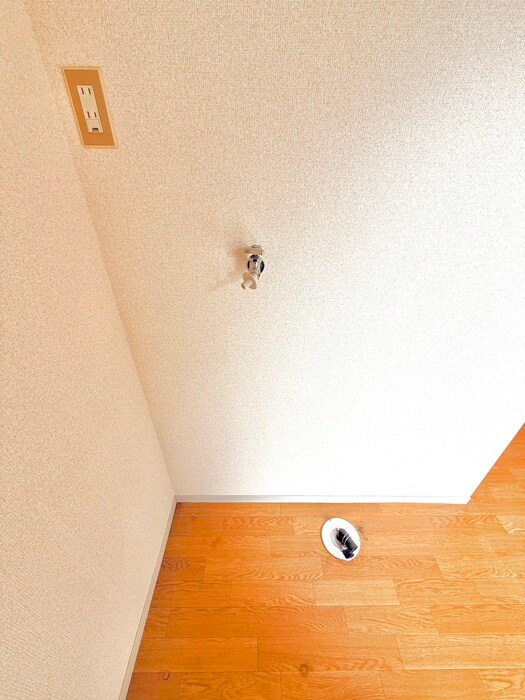 物件内観写真17　(洗濯機置場)