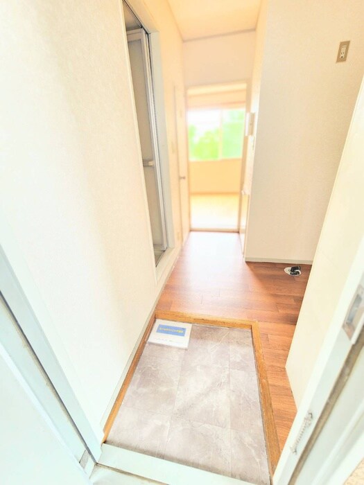 物件内観写真17　(玄関)