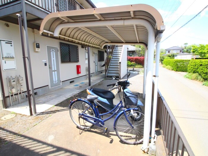 物件外観写真3　(駐輪場)