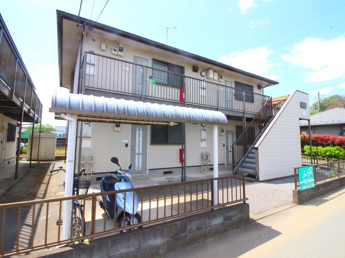 物件外観写真4　(エントランス部分)