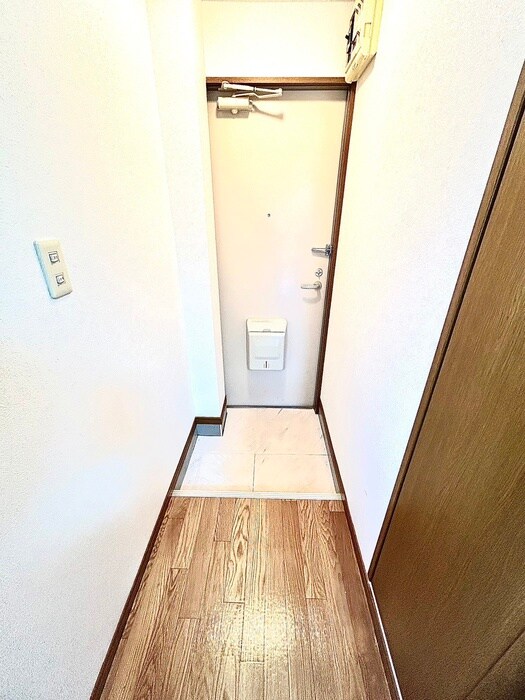 物件内観写真22　(玄関)