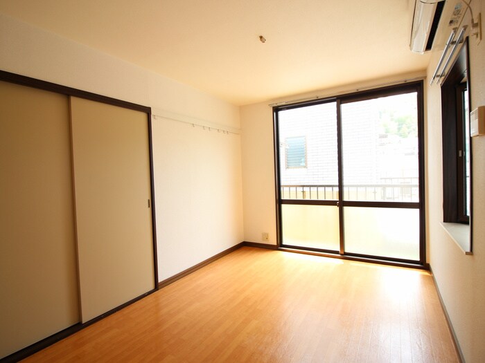 物件内観写真9　(居室)