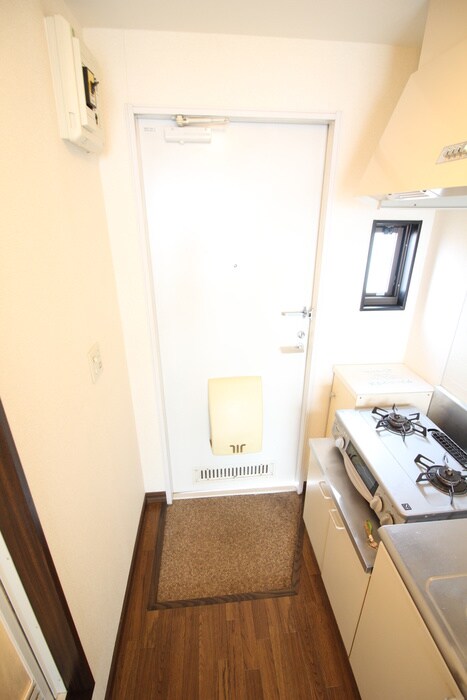 物件内観写真16　(玄関)