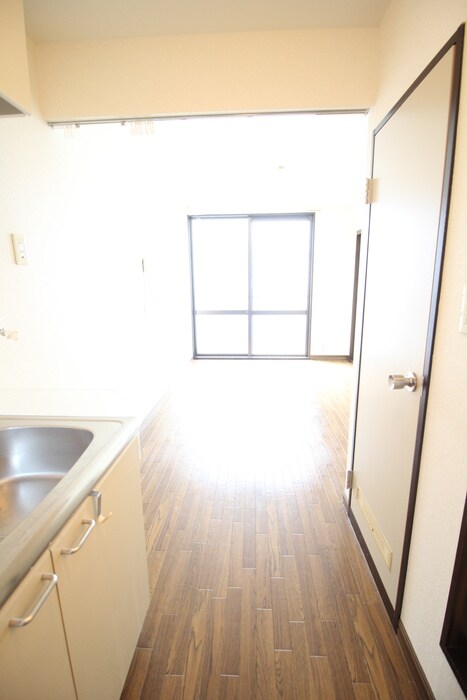 物件内観写真18　(廊下)