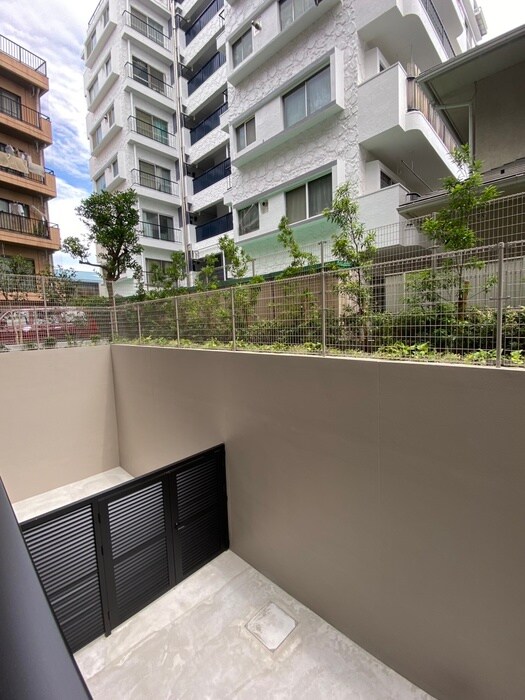 物件内観写真22　(室内からの展望)