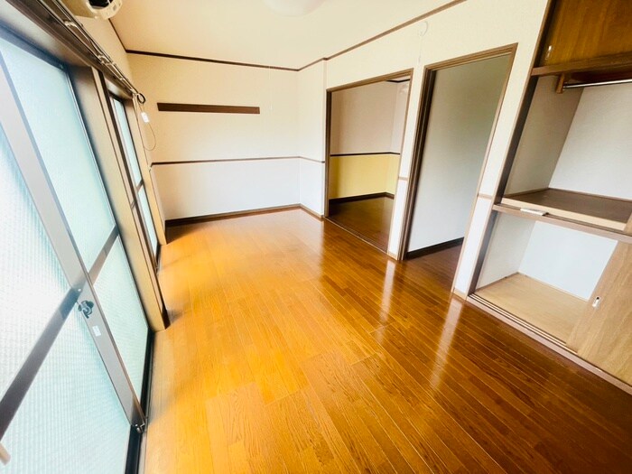 物件内観写真9　(居室)