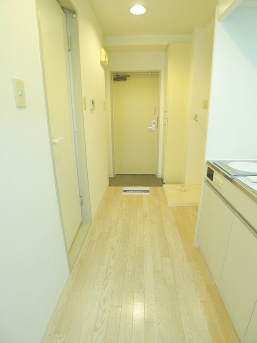 物件内観写真11　(廊下)