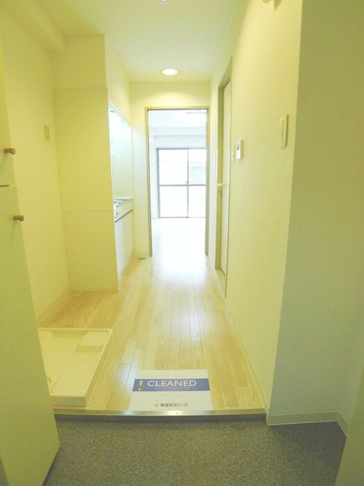 物件内観写真18　(玄関)