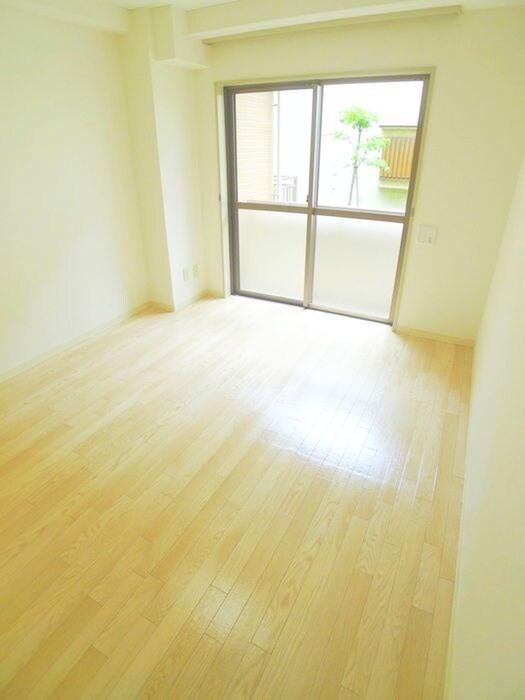 物件内観写真20　(室内からの展望)