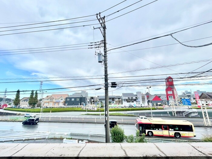 物件内観写真13　(室内からの展望)