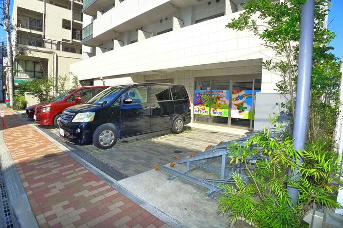 物件外観写真3　(駐車場)