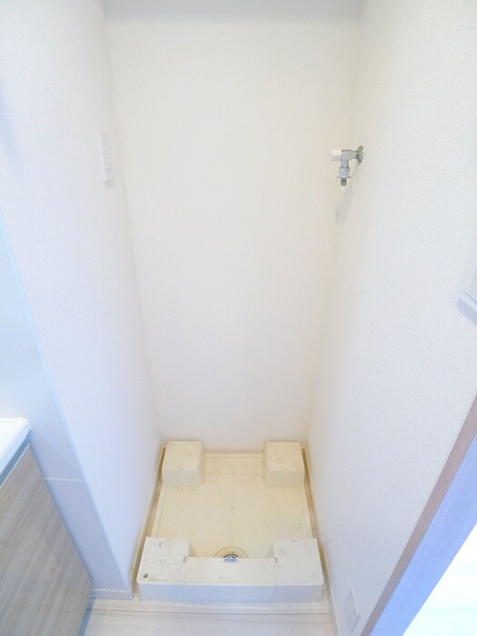 物件内観写真12　(洗濯機置場)