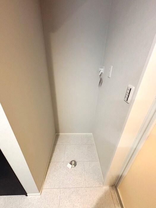 物件内観写真16　(洗濯機置場)