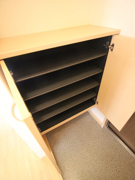 物件内観写真6　(靴箱)