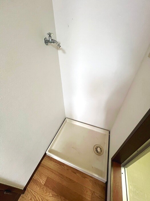 物件内観写真14　(洗濯機置場)