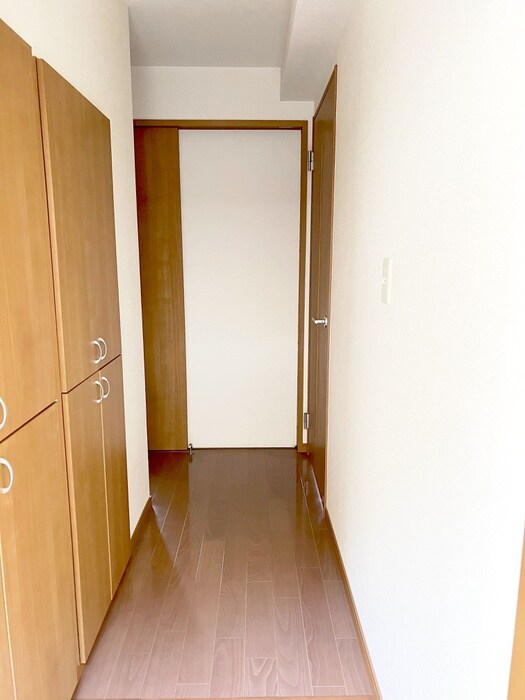 物件内観写真14　(廊下)