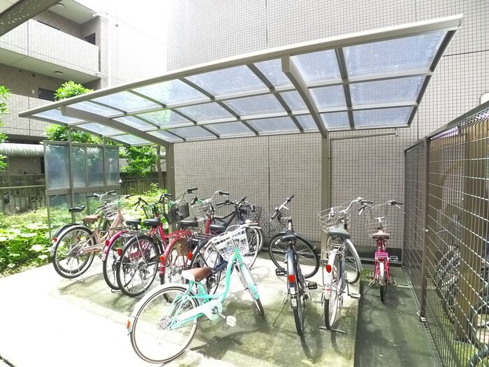 物件外観写真3　(駐輪場)