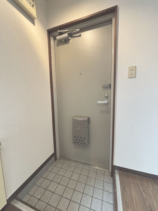 物件内観写真17　(玄関)