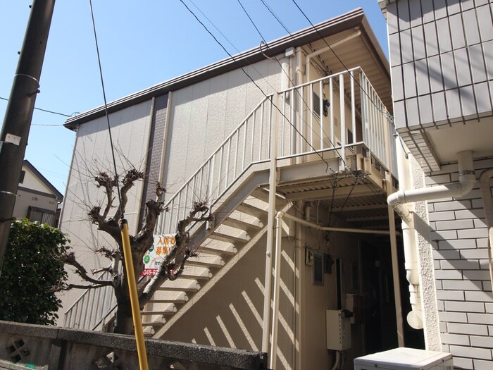 物件外観写真4　(エントランス部分)