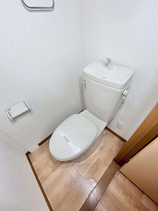 物件内観写真10　(トイレ)