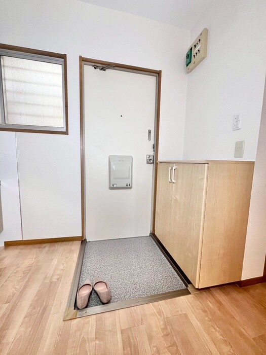 物件内観写真16　(玄関)