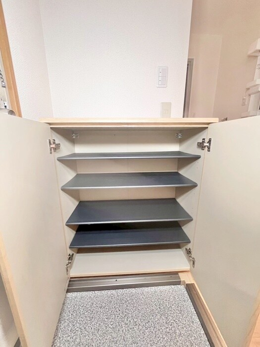 物件内観写真18　(靴箱)