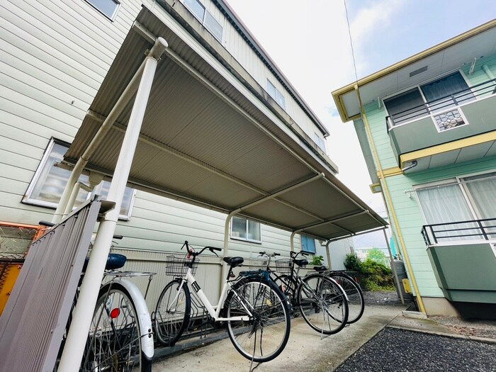 物件外観写真6　(駐輪場)