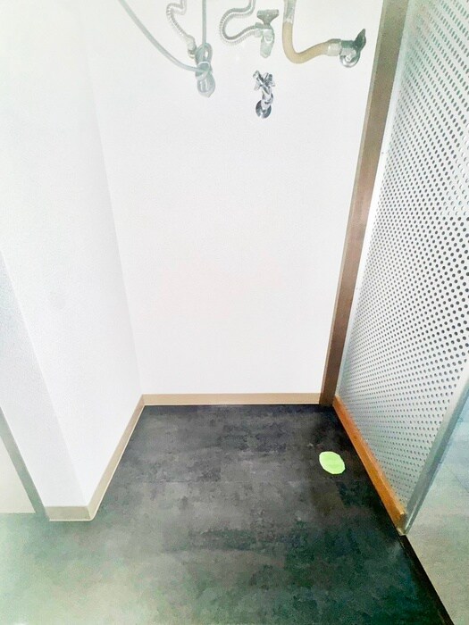 物件内観写真13　(洗濯機置場)