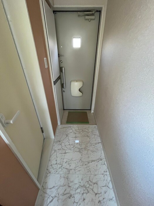物件内観写真19　(玄関)
