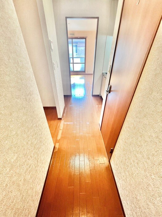物件内観写真14　(廊下)