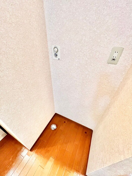 物件内観写真16　(洗濯機置場)