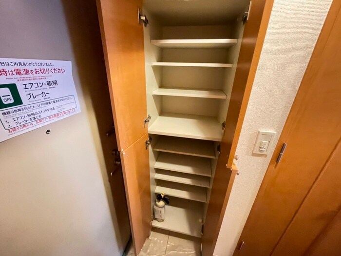 物件内観写真8　(靴箱)