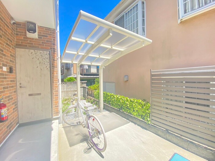 物件外観写真3　(駐輪場)