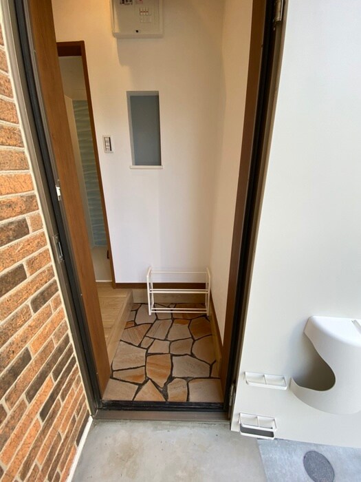 物件内観写真16　(玄関)