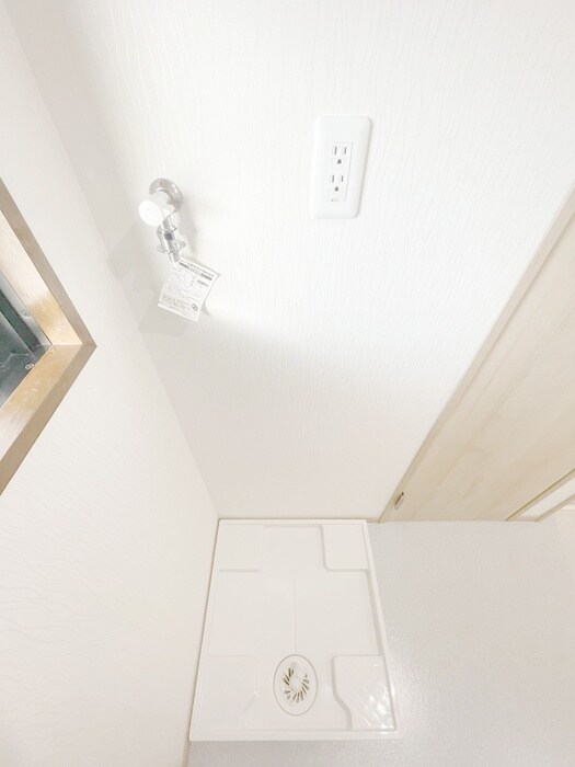 物件内観写真11　(洗濯機置場)