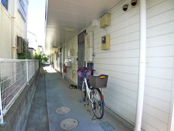 物件外観写真4　(エントランス部分)