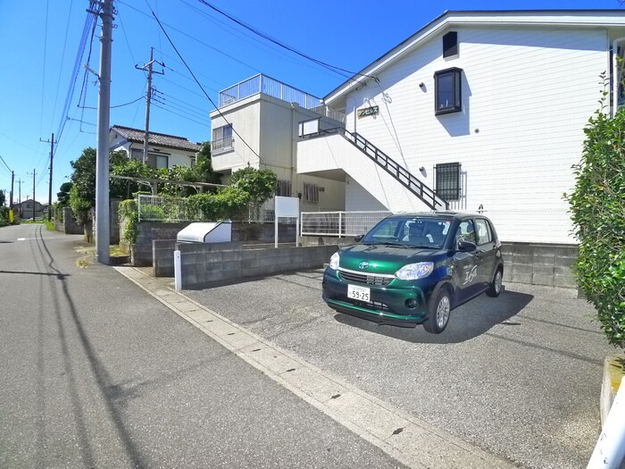 物件外観写真5　(駐車場)