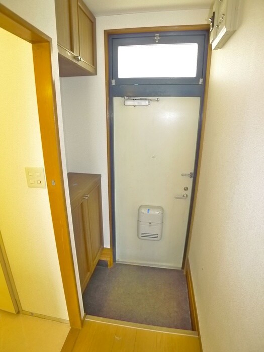 物件内観写真18　(玄関)